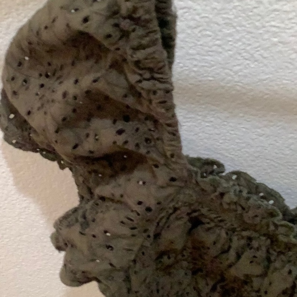 Green Ruffled Halter Top - Picture 4 of 5